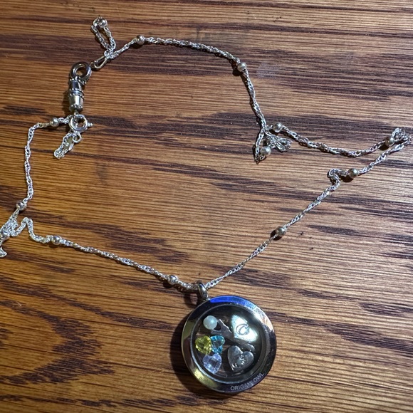 Origami Owl Necklace and Pendant - Picture 1 of 3